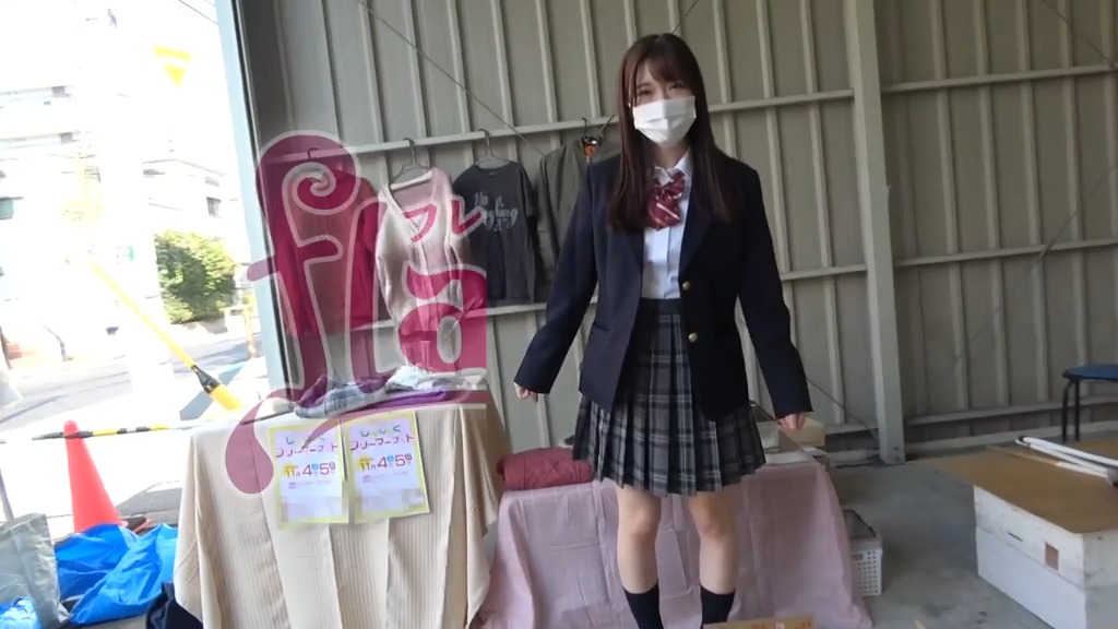出したてオシッコ直売娘ちゃん ほかほか小便をゴクゴク飲ませて尿臭おま○こ即舐めさせ!飲尿クンニSEXで幸せを感じる商売上手な美少女J系 上坂めい 本編動画画像3