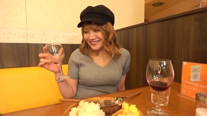 小便飲ませ剛毛痴女ギャル!強欲クンニで毛深いおま○こフレーバーを舐めさせ続け… 飲酒SEXで溺れるほど飲尿させまくる変態ガールズバー店員 寺田ここの 本編動画画像27