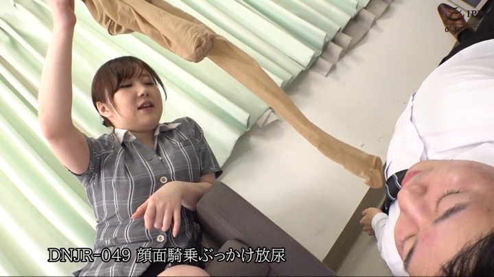 顔面騎乗ぶっかけ放尿 本編動画画像9